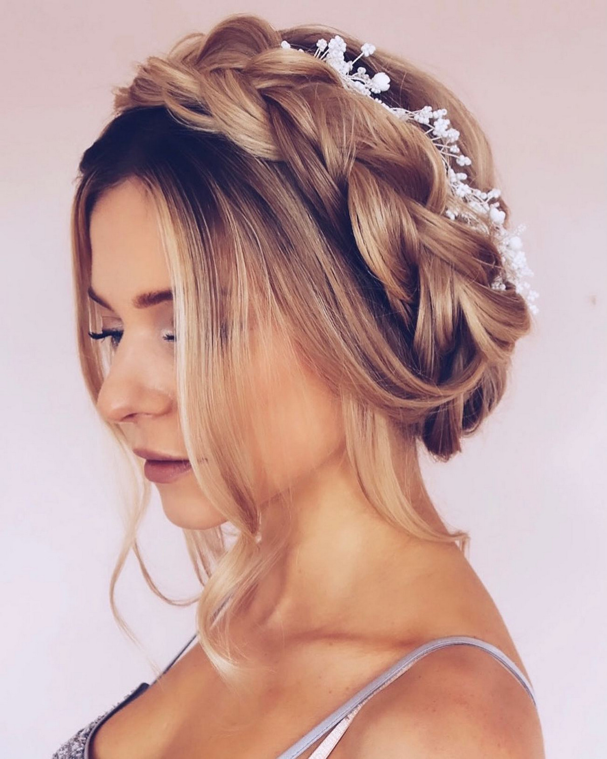 Halo braids hairstyle is impressive and unique
