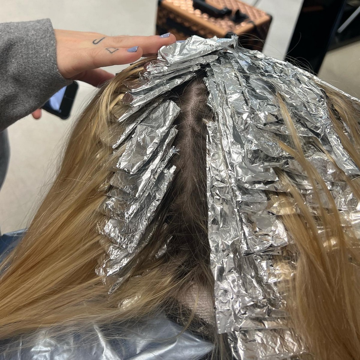 Apply T18 On Hair