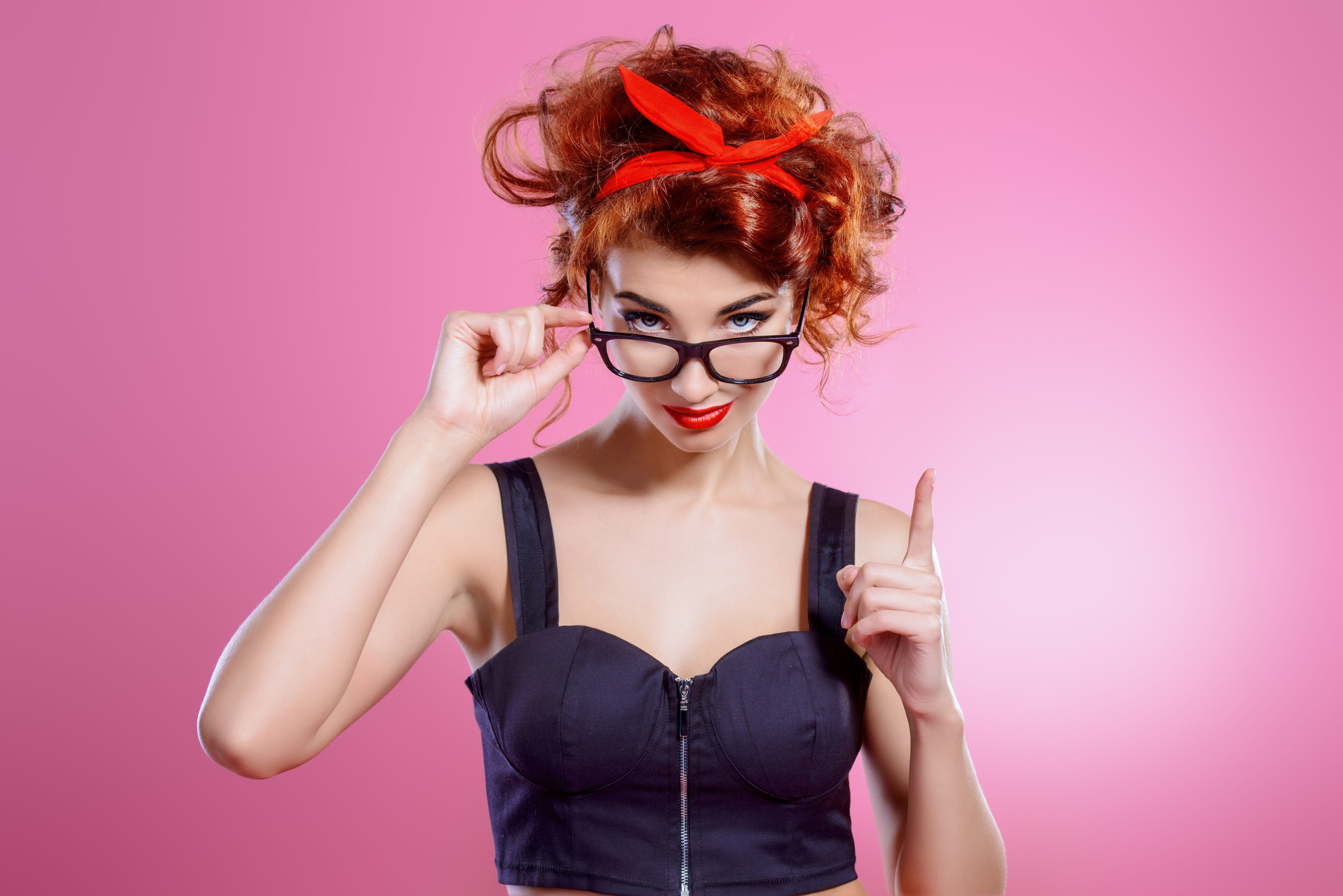 Neutralizing red tones in your hair at home