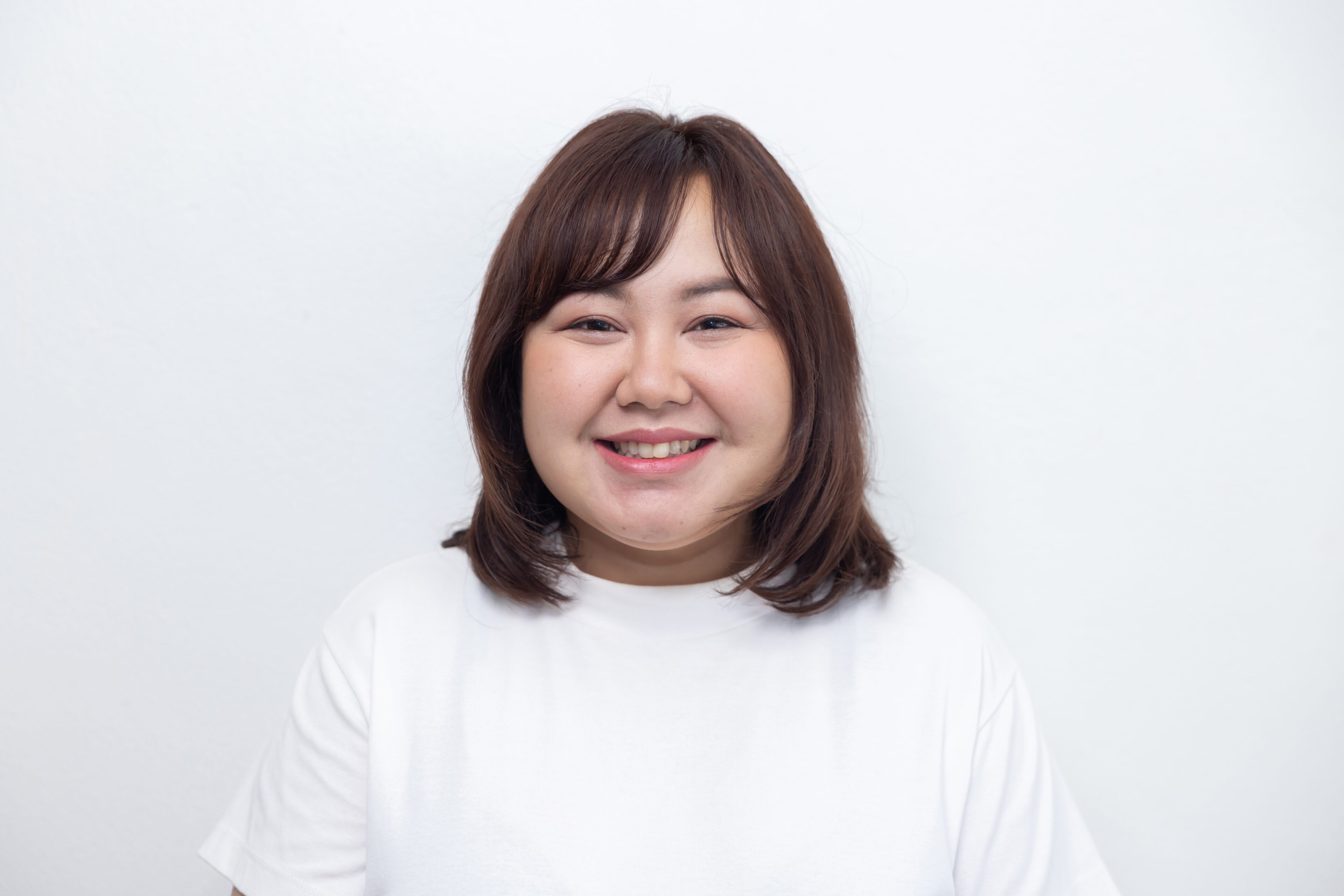 Chubby woman with short hair