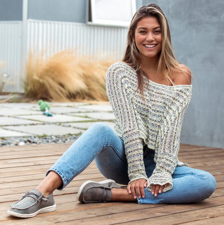 Outfits To Wear With Hey Dudes Women S