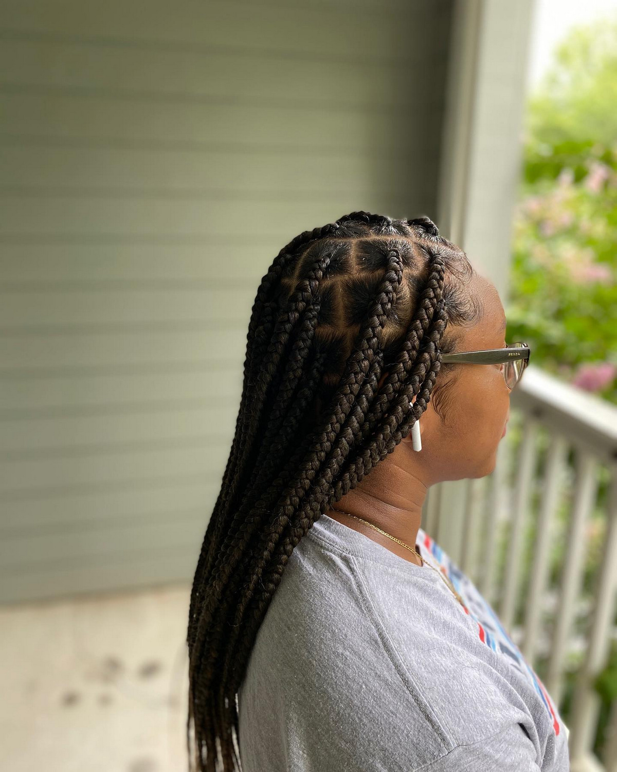 Large knotless braids
