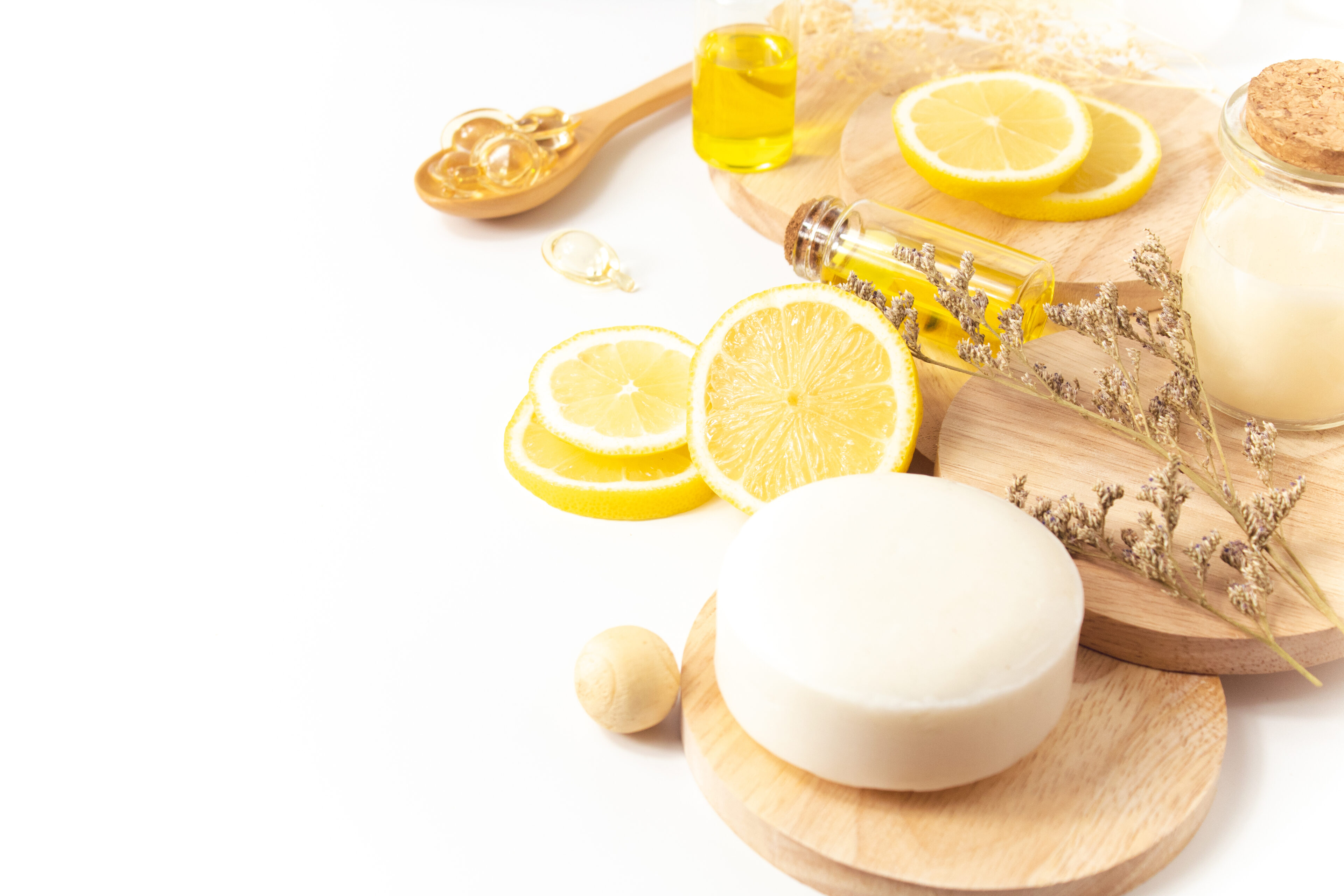 Lemon juice and dish soap: The perfect pair for removing toner