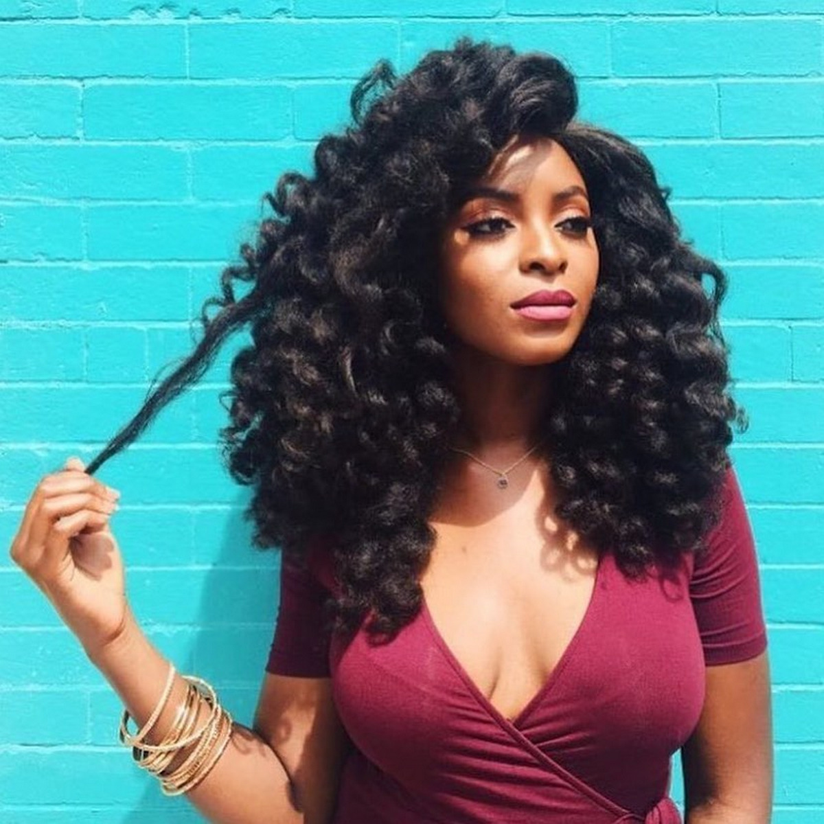 Loose and glamorous with bouncy hair