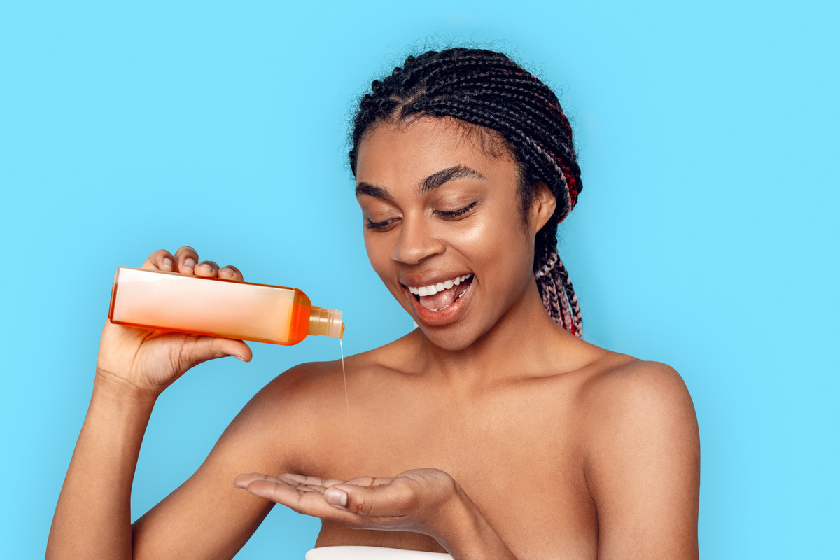 Moisturize the braids with leave-in conditioner 