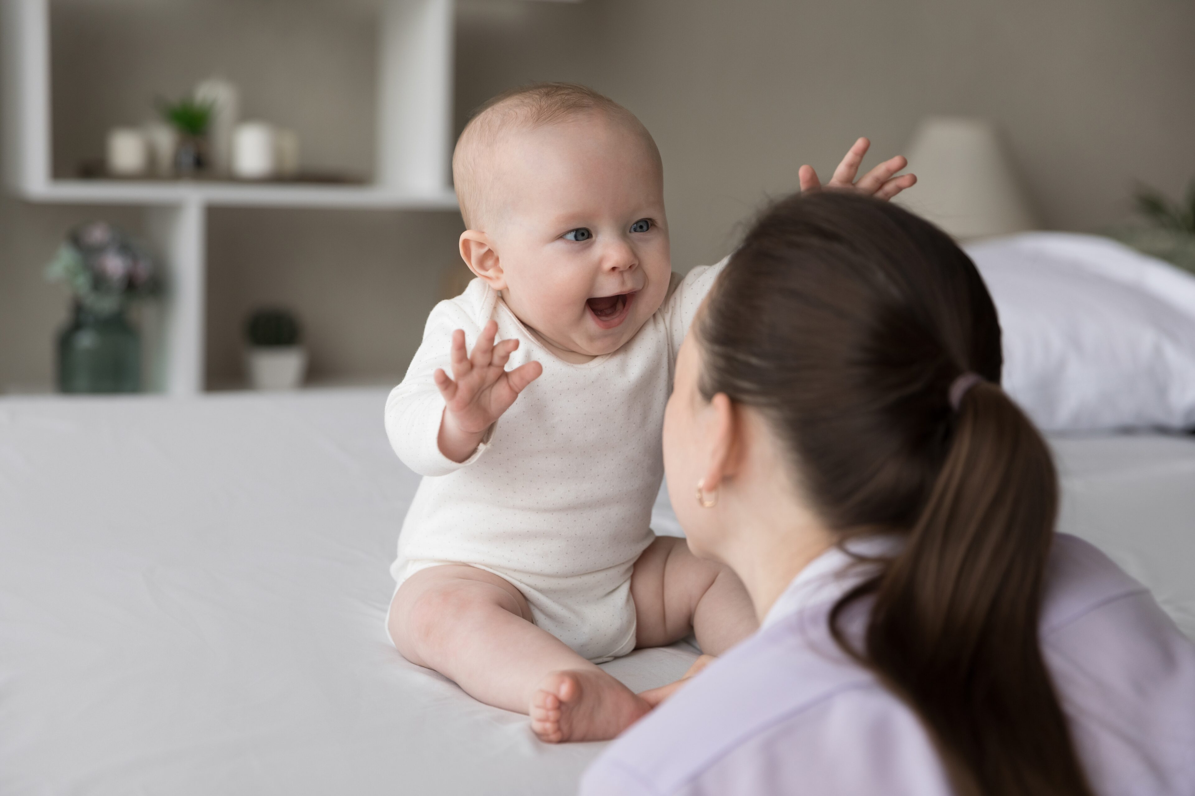 Monitor baby eye condition