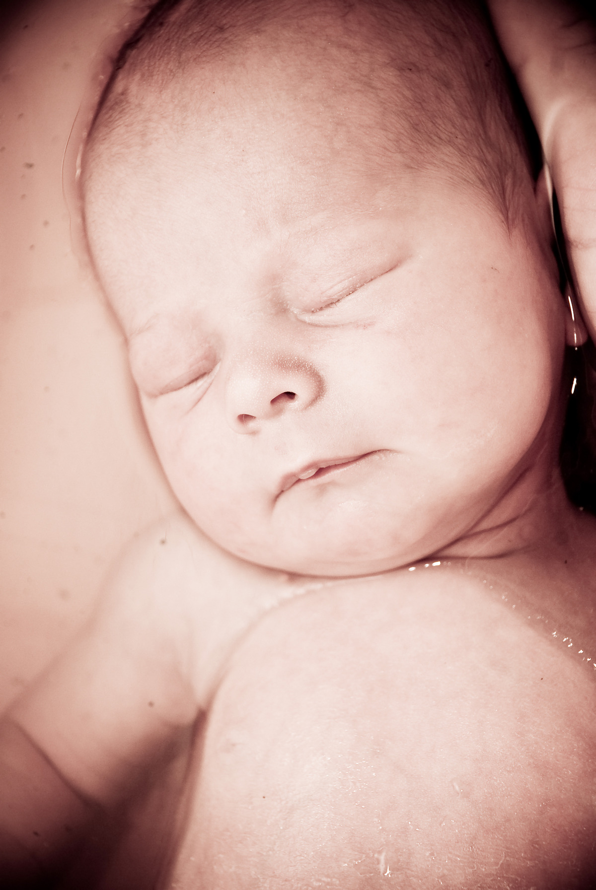 Parents, remember to cherish and observe your baby closely!