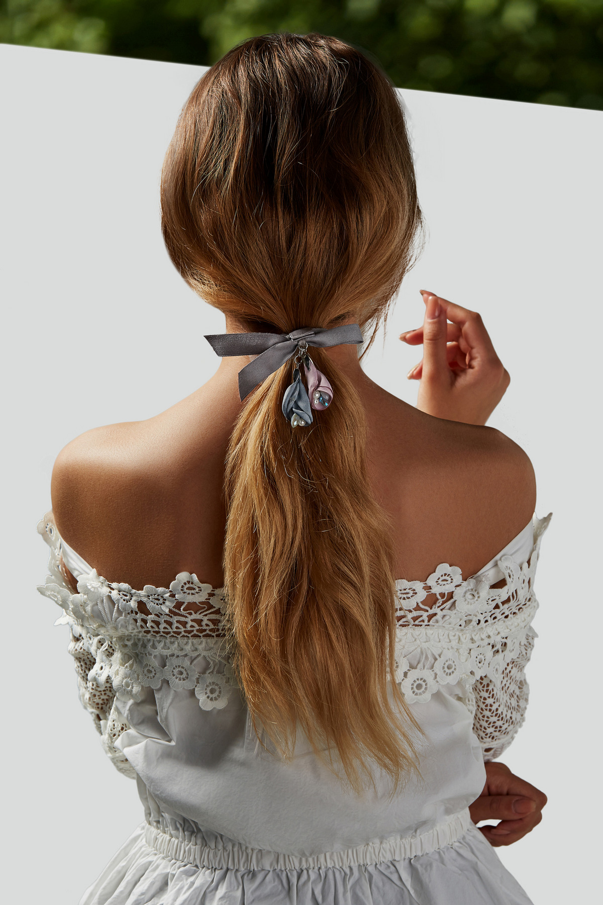Ponytail with bow