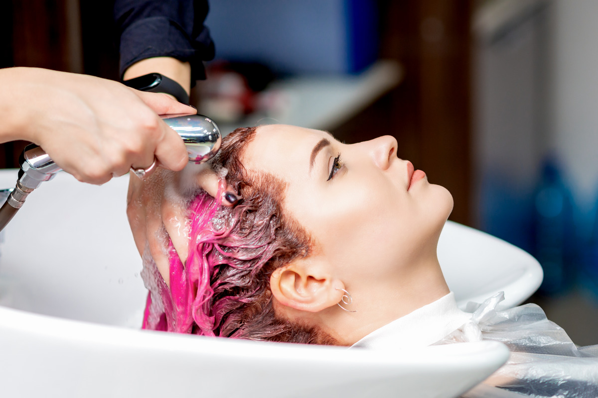 Rinse hair