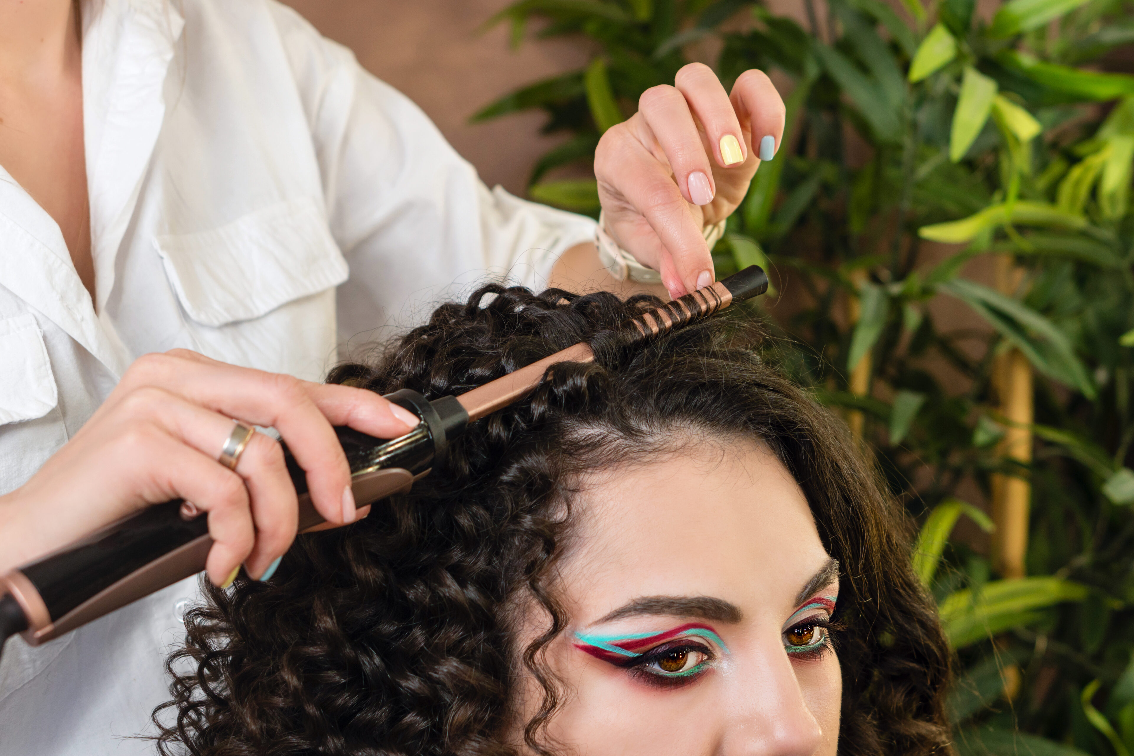Using A Crimper to Crimp Hair
