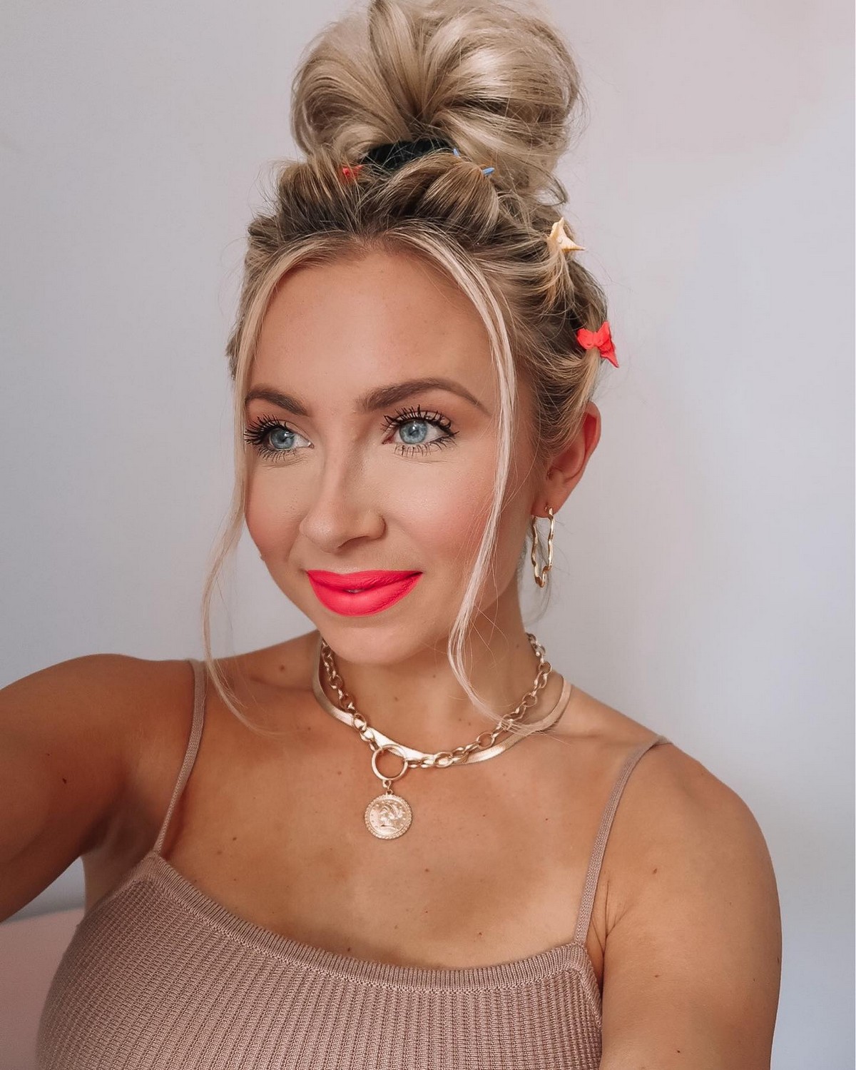 Hair Clips Are The Most Favorite Accessories In Y2k Style