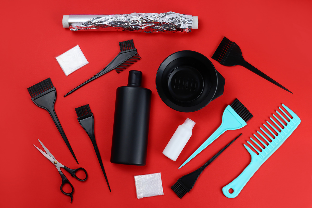 The essential tools for hair bleaching