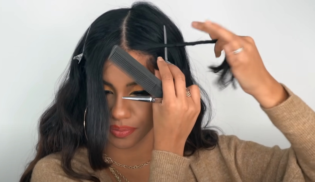 Tuck one side bang away