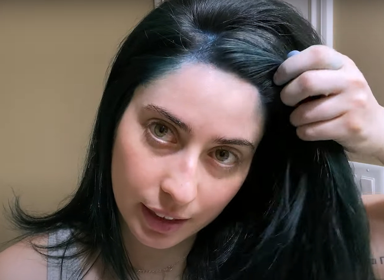 Final look with the purple dying technique without bleach