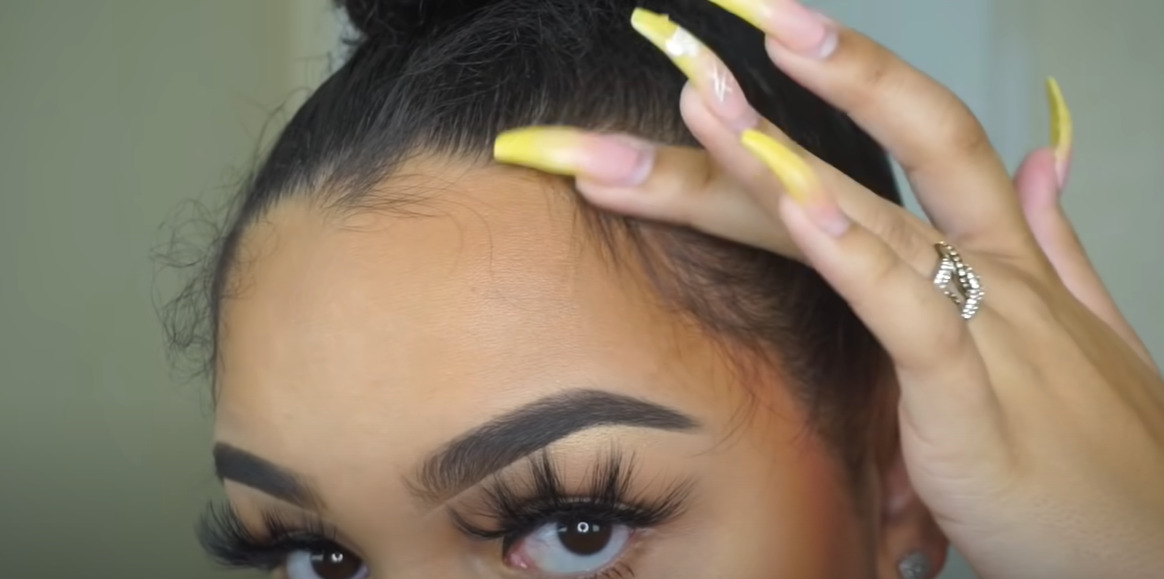 Apply gel on baby hair