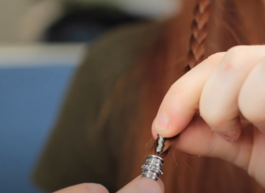 How To Put Beads In Your Hair At Home? The Simple & Easy Guide! Hood MWR