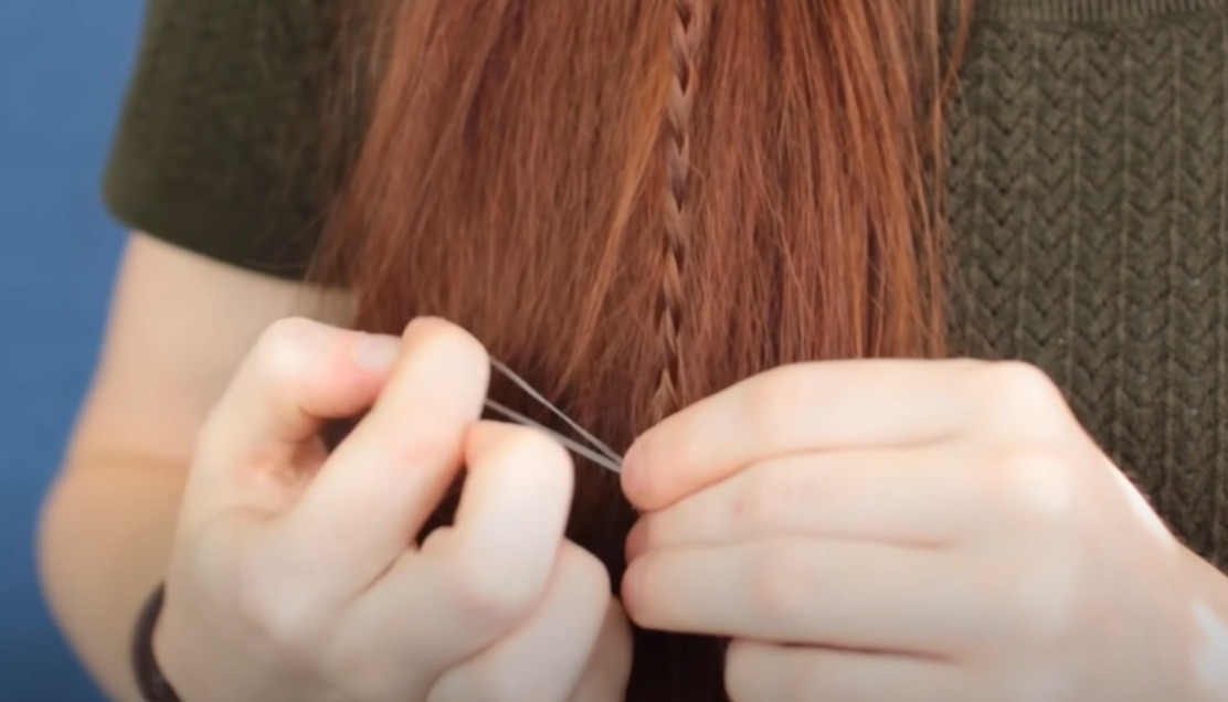 How To Put Beads In Your Hair At Home? The Simple & Easy Guide! Hood MWR