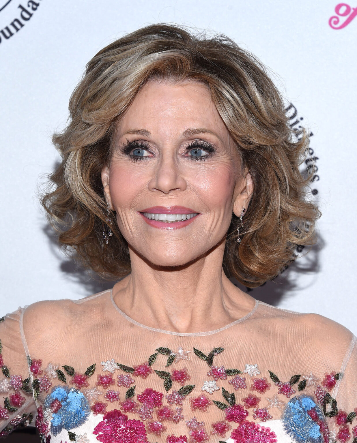 jane-fonda-s-top-35-hairstyles-that-defined-an-era-hood-mwr