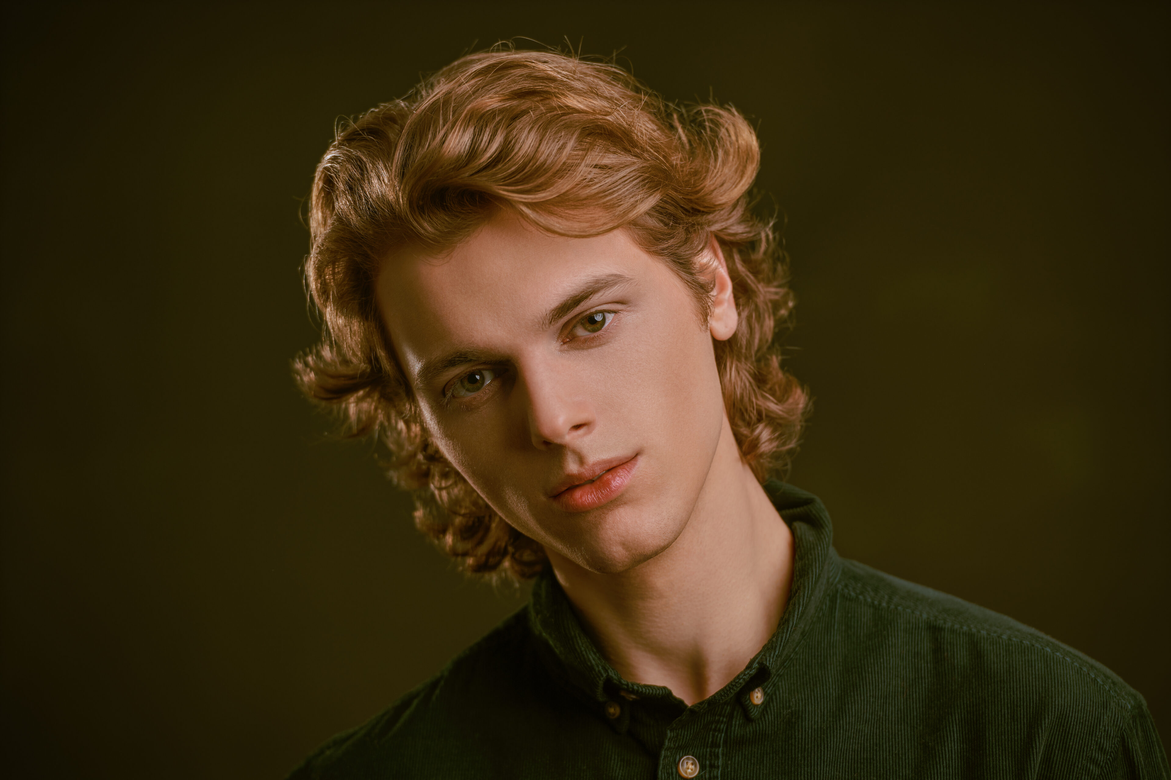 Blonde, Wavy, Shaggy hair