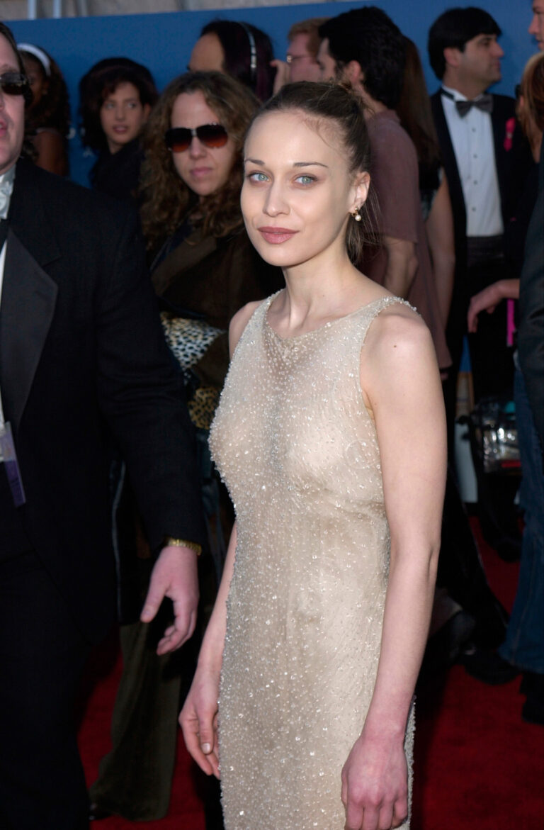 55 Famous Women Of The 1990s - Hood MWR