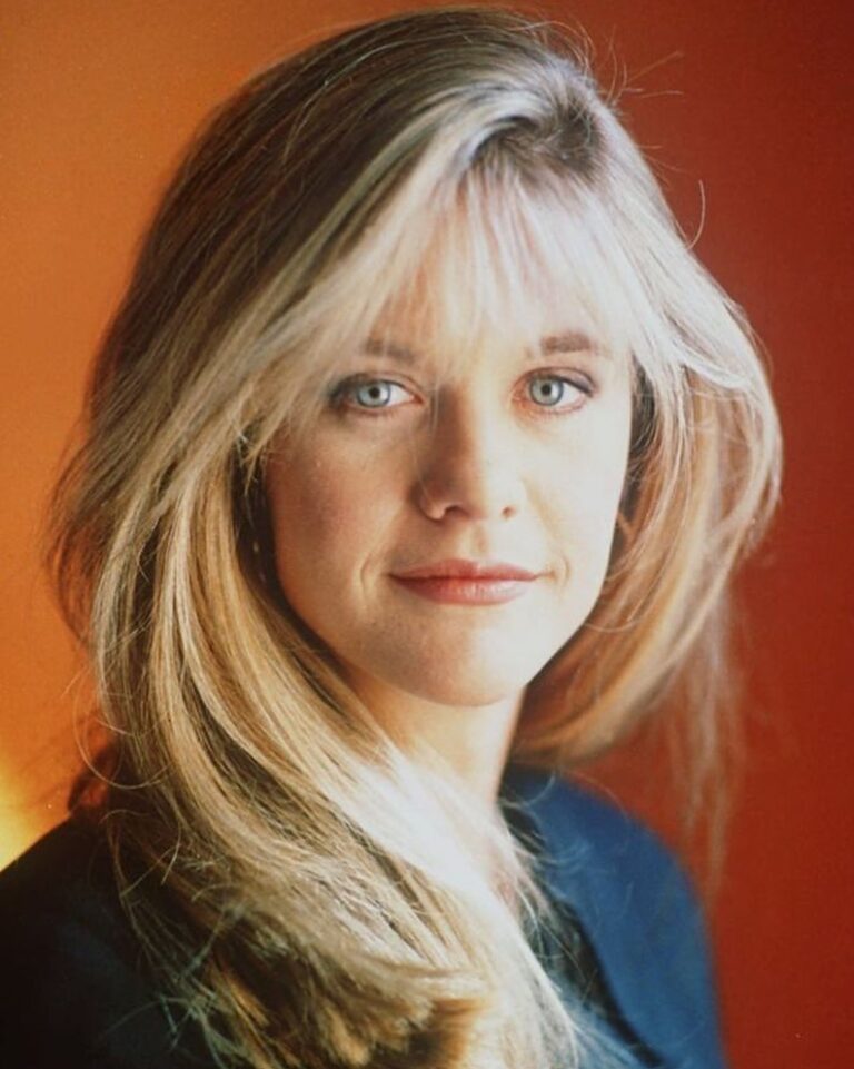 Meg Ryan's 36 Most Iconic Hairstyles Throughout Her Career - Hood MWR