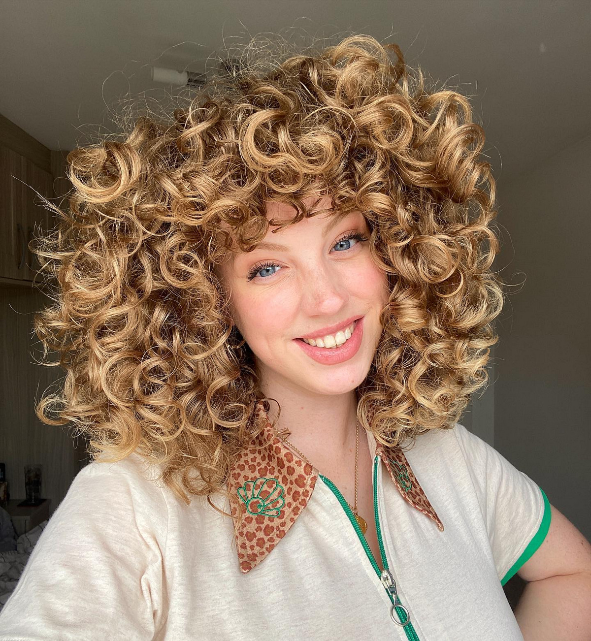 Curly Blonde Hair Girl 