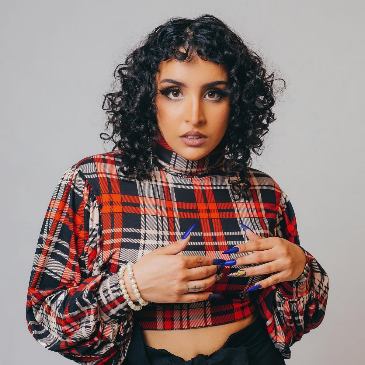 The prominent characteristics of Mexican curly hair