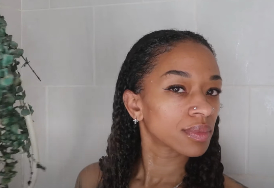 Rinse hair