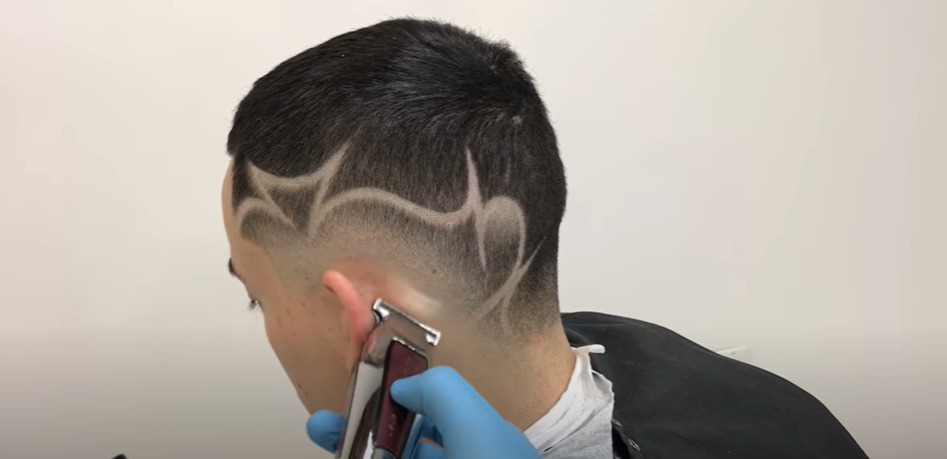 Final touches of the haircut lines