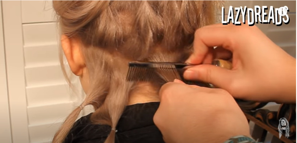 Backcombing method for dreadlocks