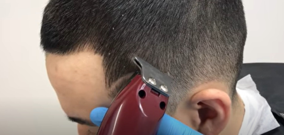 Create guidelines to get a haircut line for the customer's hair